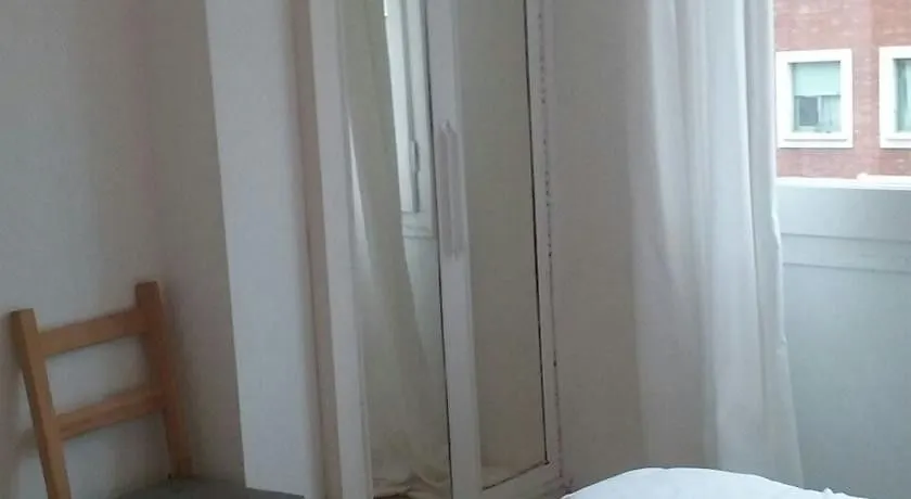 The Apartment Barcelona Sagrada Familia 0*,