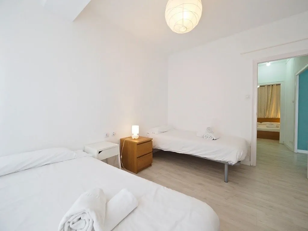 The Apartment Barcelona Sagrada Familia 0*,