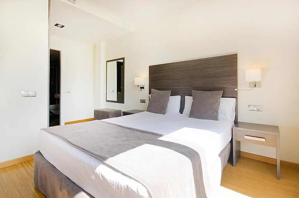The Apartment Barcelona Sagrada Familia 0*,  Espanha